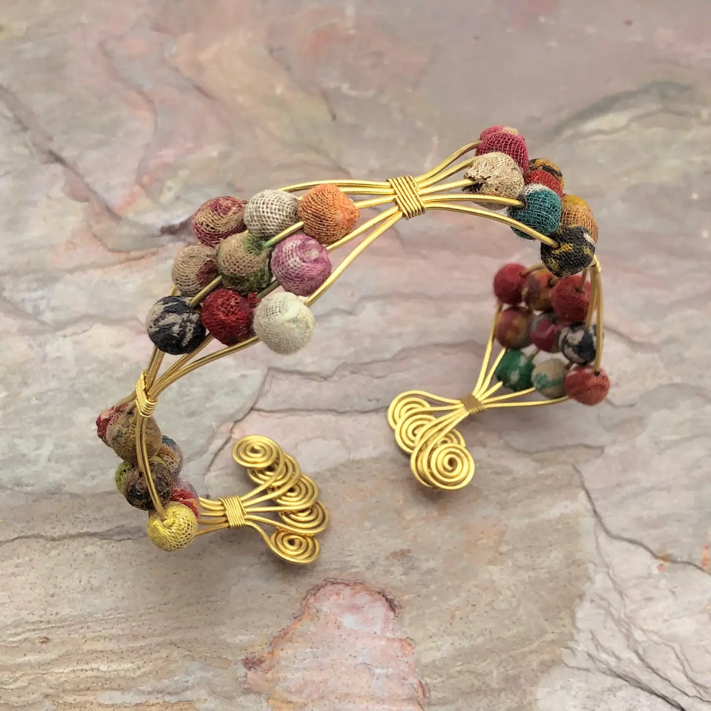 Aasha Kantha Handmade Wire Bracelet (B5004)