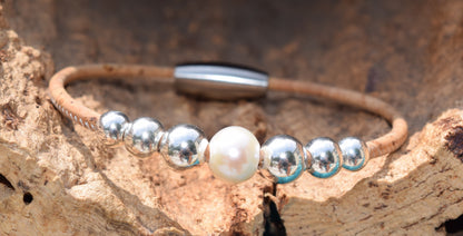 Freshwater Pearl Bracelet (B132)