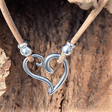 Silver Plated Zinc Heart Necklace (N52)